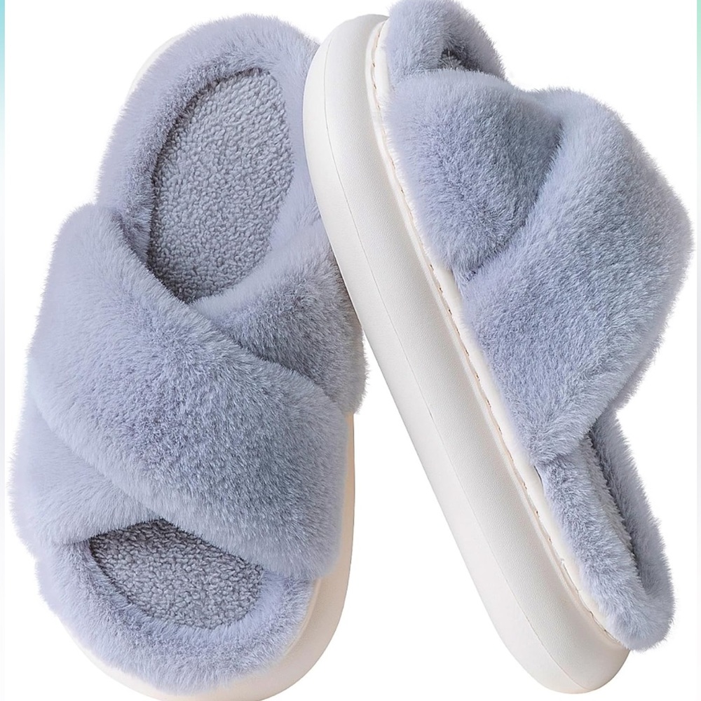Fuzzy House Slippers NWT